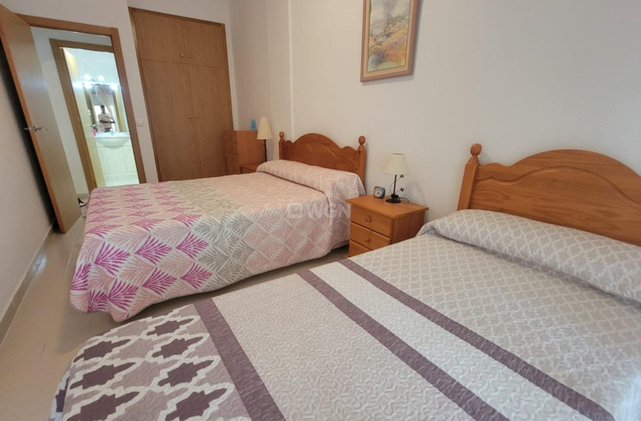 Resale - Apartment / flat - Torrevieja - aguas nuevas