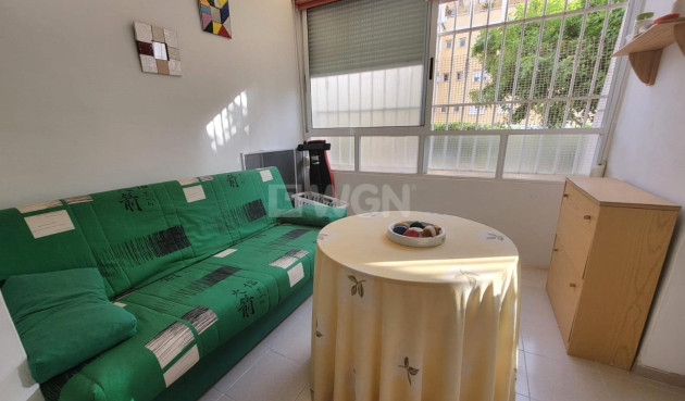 Resale - Apartment / flat - Torrevieja - aguas nuevas