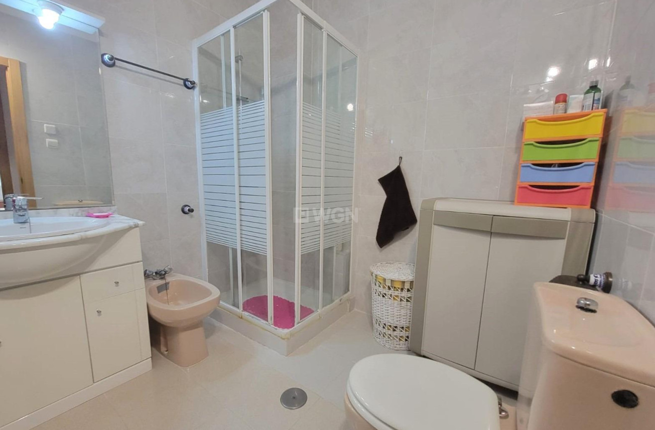 Resale - Apartment / flat - Torrevieja - aguas nuevas