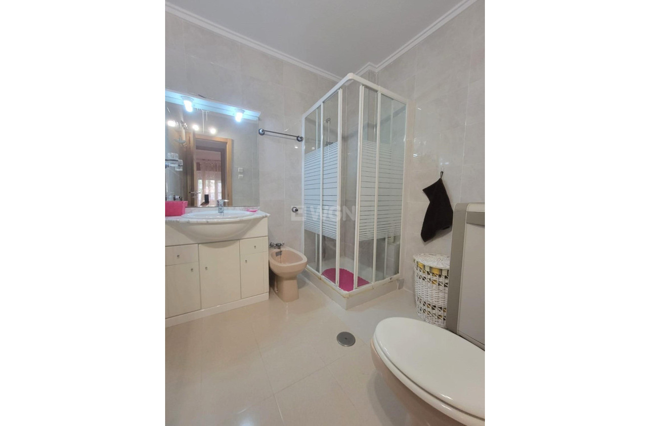 Resale - Apartment / flat - Torrevieja - aguas nuevas