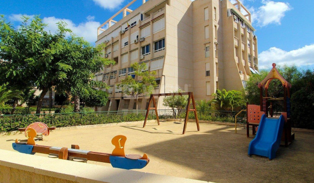 Resale - Apartment / flat - Torrevieja - aguas nuevas