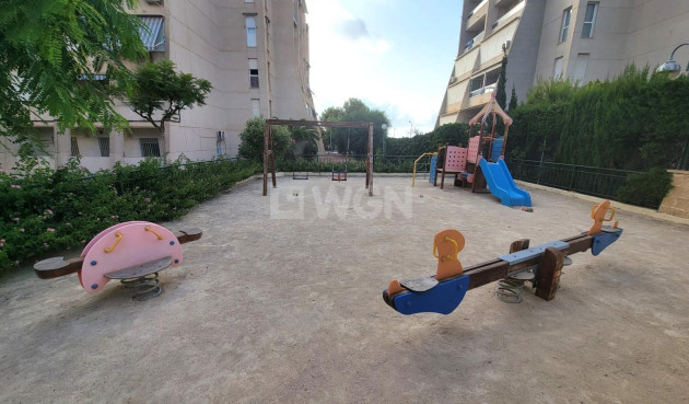 Resale - Apartment / flat - Torrevieja - aguas nuevas