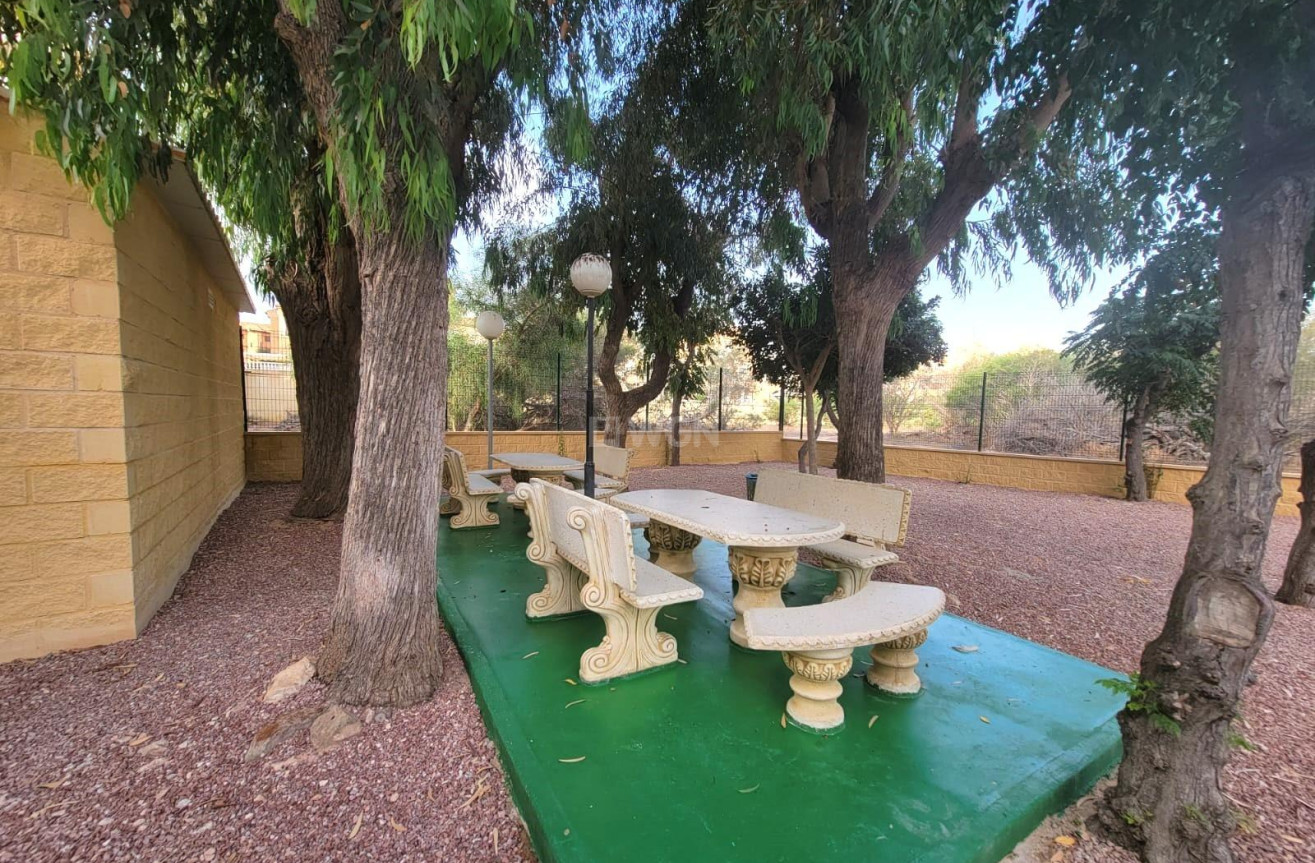 Resale - Apartment / flat - Torrevieja - aguas nuevas