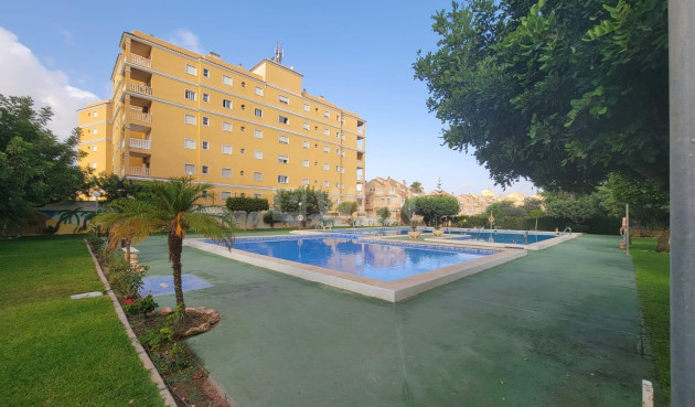 Resale - Apartment / flat - Torrevieja - aguas nuevas