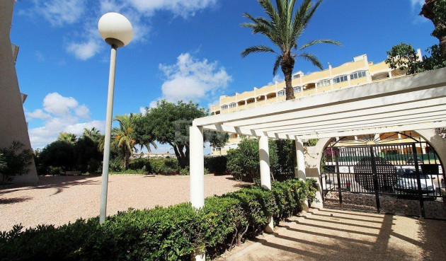 Resale - Apartment / flat - Torrevieja - aguas nuevas
