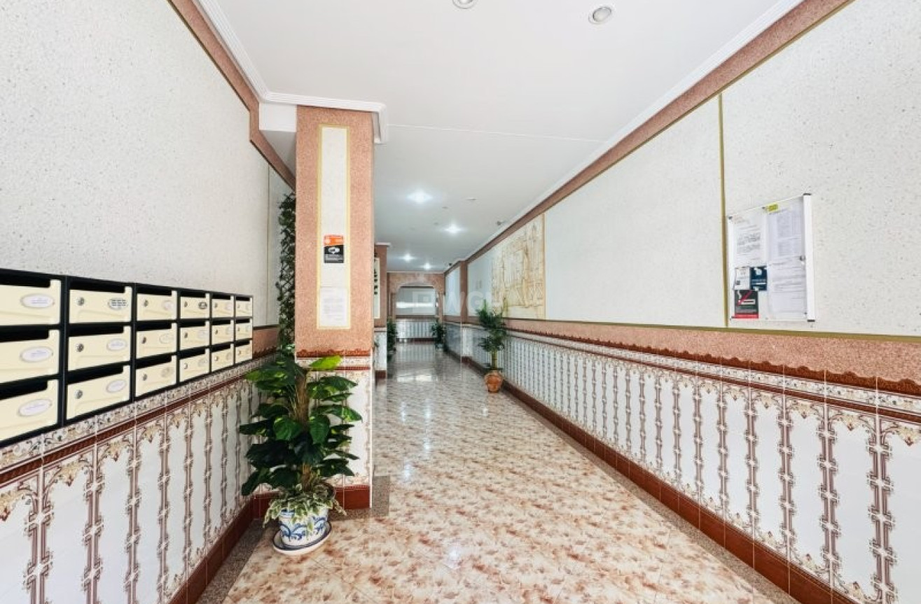 Resale - Apartment / flat - La Mata - Costa Blanca