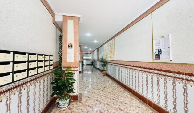 Resale - Apartment / flat - La Mata - Costa Blanca