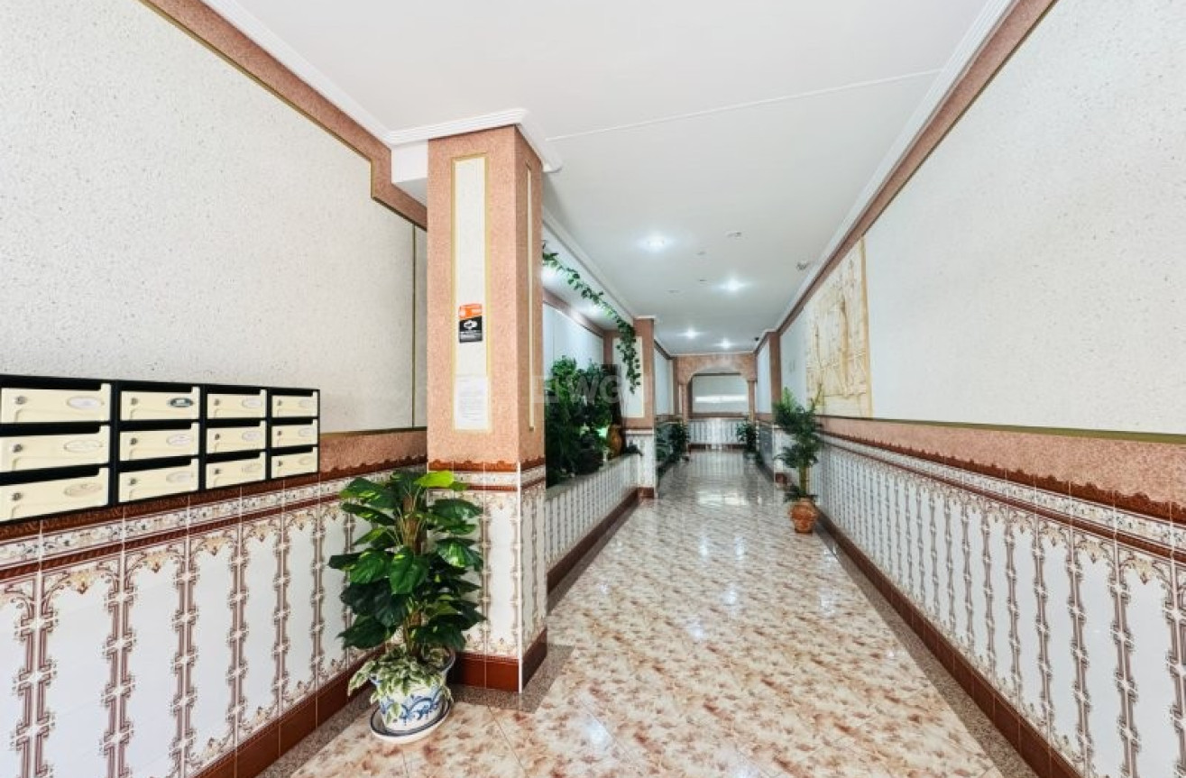 Resale - Apartment / flat - La Mata - Costa Blanca