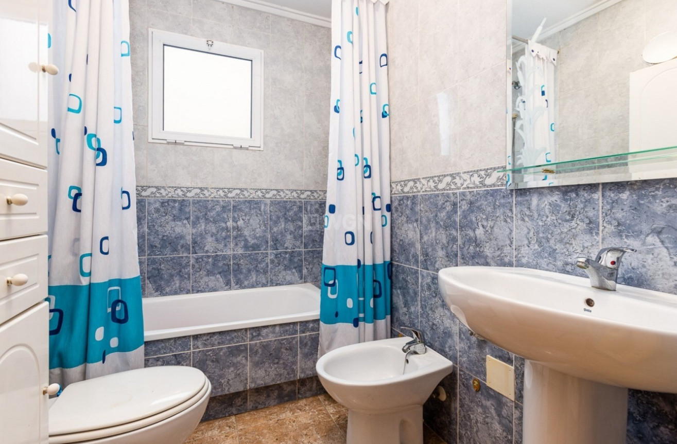 Resale - Apartment / flat - Torrevieja - Costa Blanca