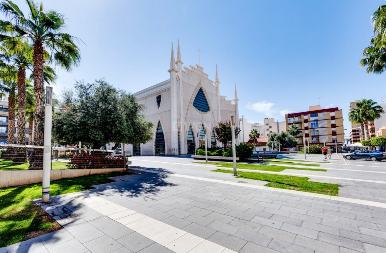Resale - Apartment / flat - Torrevieja - Costa Blanca