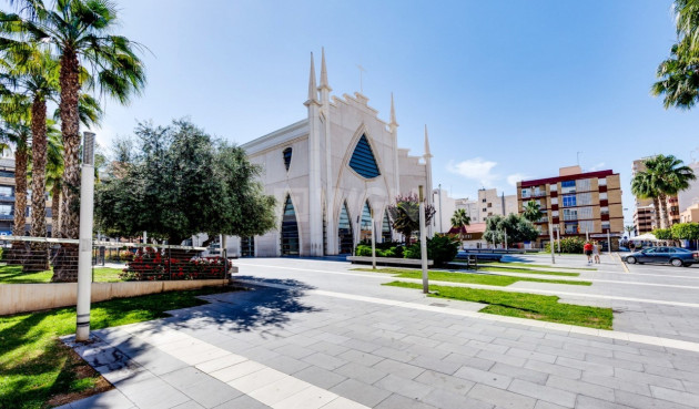 Resale - Apartment / flat - Torrevieja - Costa Blanca