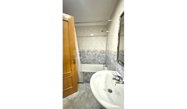 Resale - Apartment / flat - Torrevieja