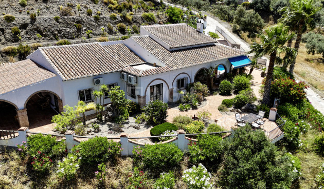 Odsprzedaż - Villa - Alcaucín - Inland