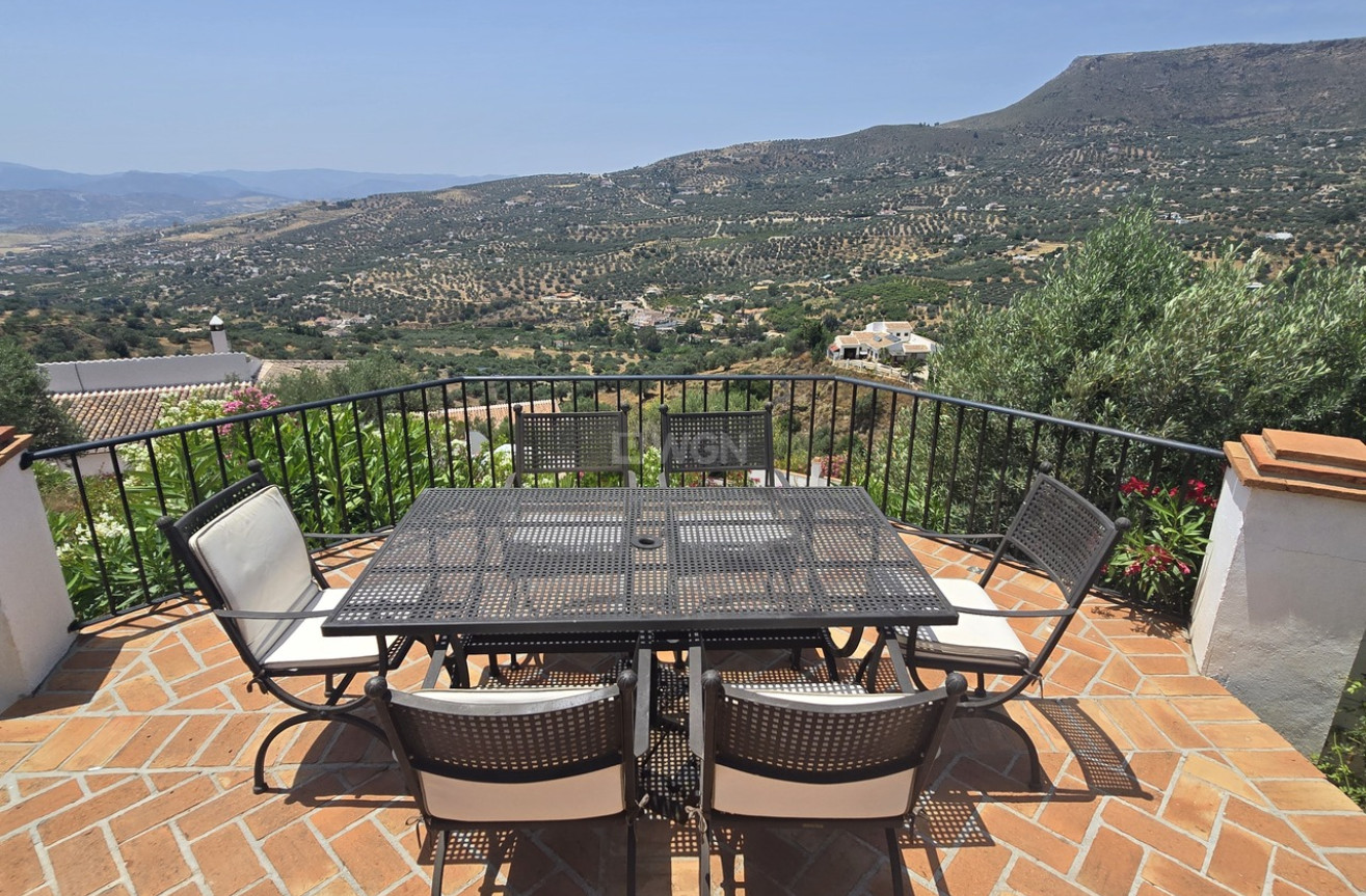 Odsprzedaż - Villa - Alcaucín - Inland