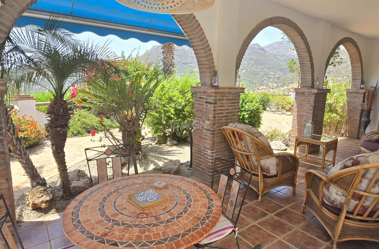 Odsprzedaż - Villa - Alcaucín - Inland