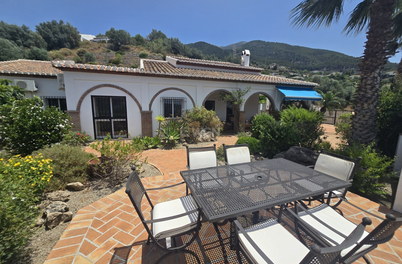 Odsprzedaż - Villa - Alcaucín - Inland