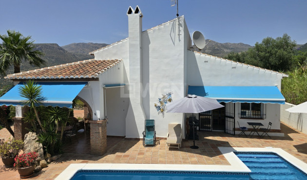 Odsprzedaż - Villa - Alcaucín - Inland