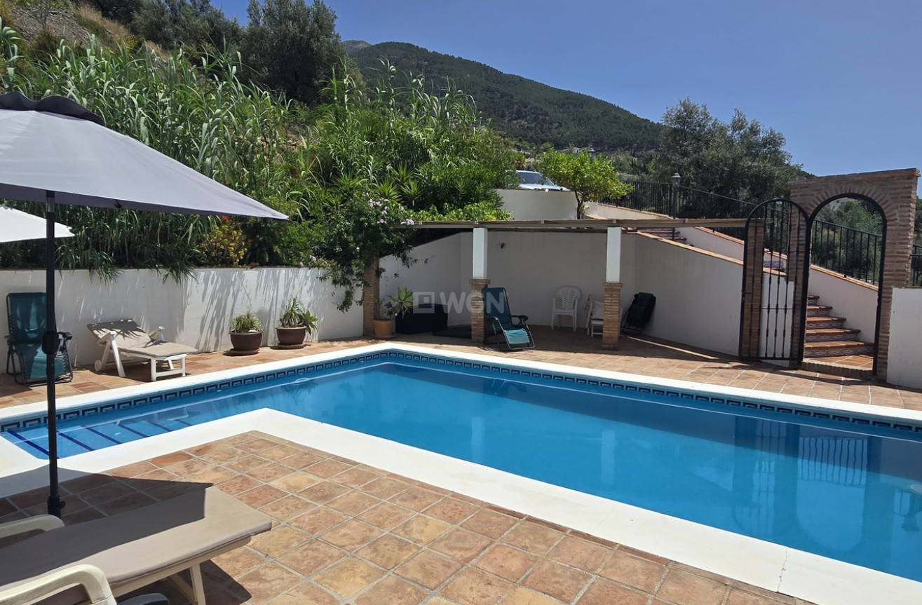 Odsprzedaż - Villa - Alcaucín - Inland