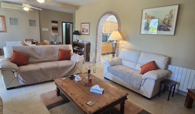 Odsprzedaż - Villa - Alcaucín - Inland