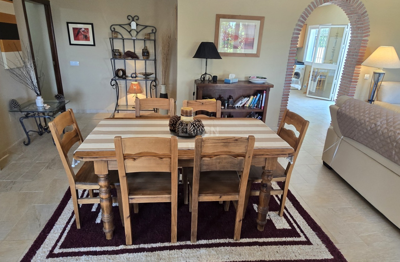 Odsprzedaż - Villa - Alcaucín - Inland