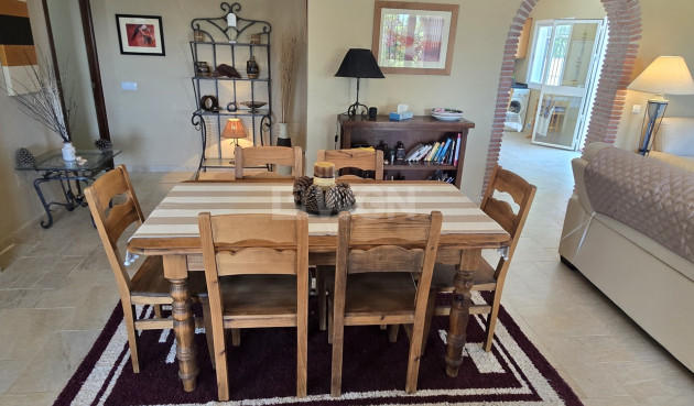 Odsprzedaż - Villa - Alcaucín - Inland