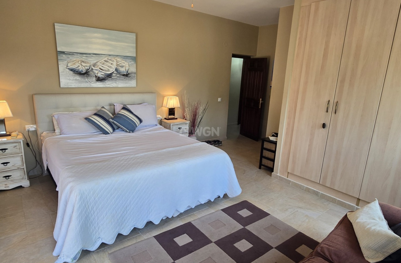 Odsprzedaż - Villa - Alcaucín - Inland