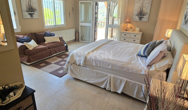 Odsprzedaż - Villa - Alcaucín - Inland