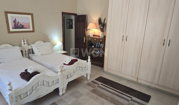 Odsprzedaż - Villa - Alcaucín - Inland