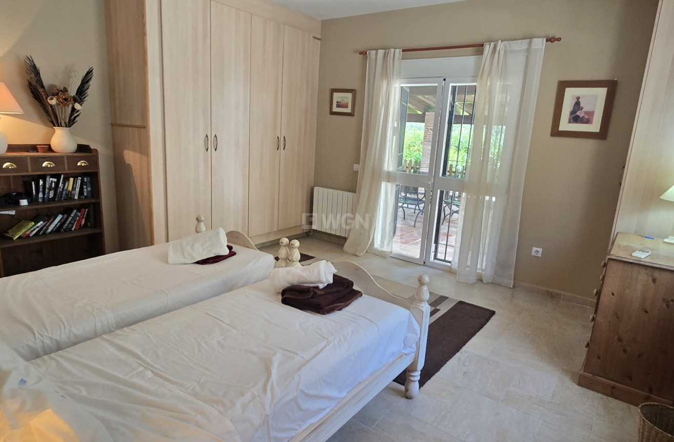 Odsprzedaż - Villa - Alcaucín - Inland