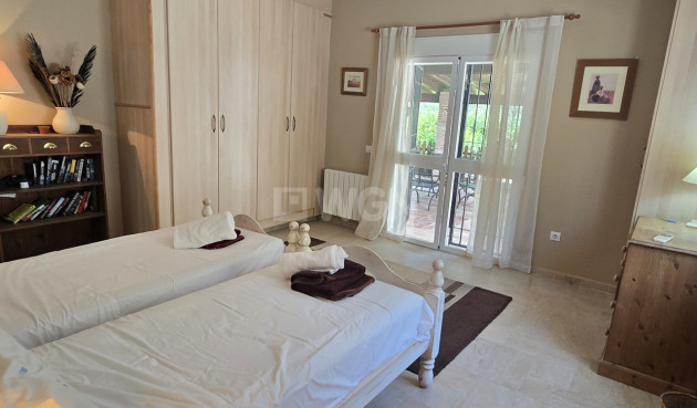 Odsprzedaż - Villa - Alcaucín - Inland