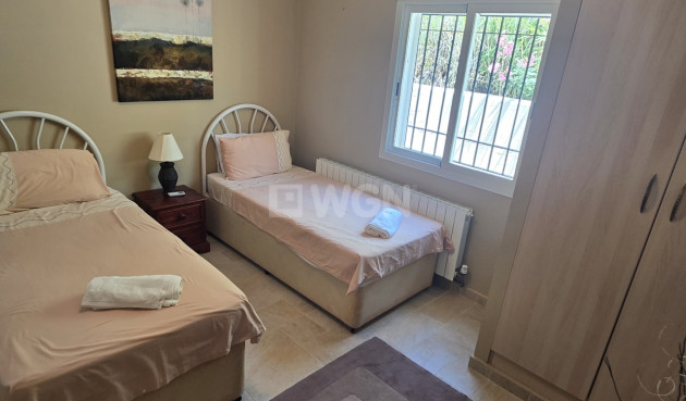 Odsprzedaż - Villa - Alcaucín - Inland