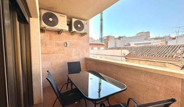 Odsprzedaż - Mieszkanie w bloku - Torrevieja