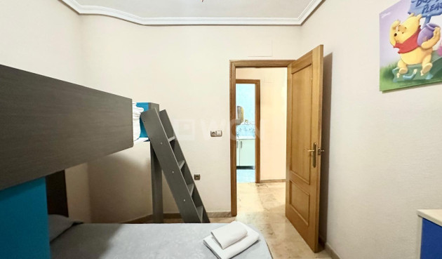 Odsprzedaż - Mieszkanie w bloku - Torrevieja