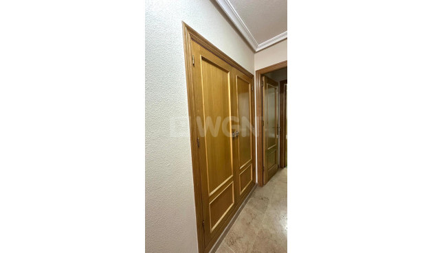 Odsprzedaż - Mieszkanie w bloku - Torrevieja