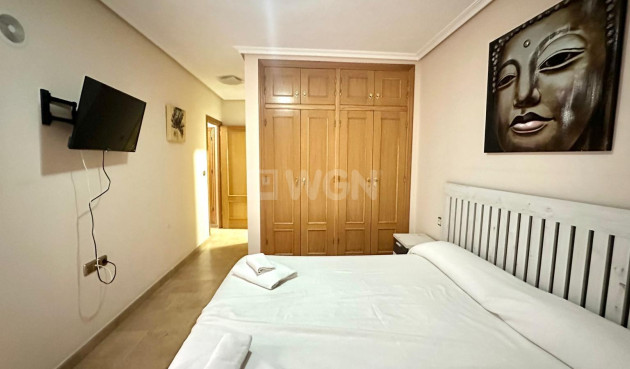 Odsprzedaż - Mieszkanie w bloku - Torrevieja