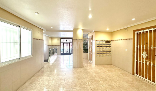 Resale - Apartment / flat - Torrevieja - Centro