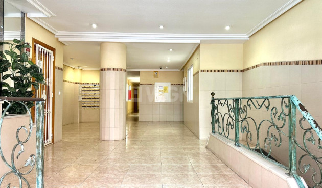 Resale - Apartment / flat - Torrevieja - Centro