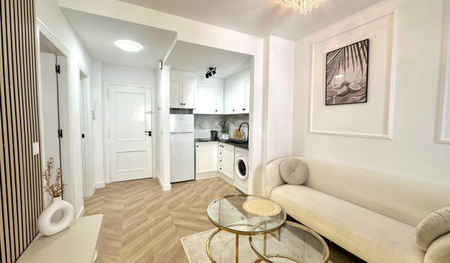 Resale - Apartment / flat - Torrevieja - Centro