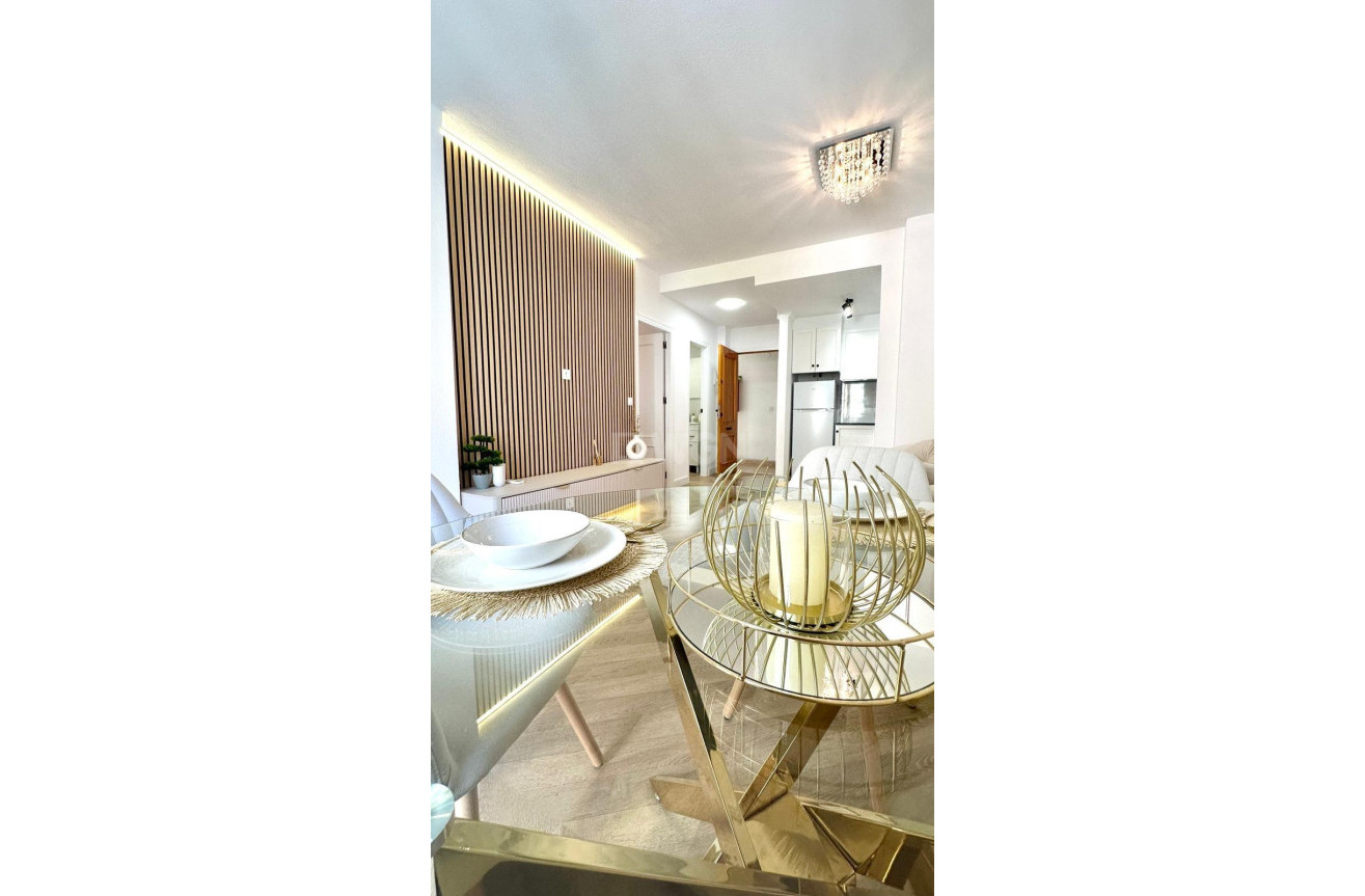 Resale - Apartment / flat - Torrevieja - Centro