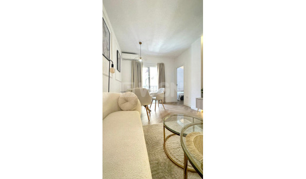 Resale - Apartment / flat - Torrevieja - Centro