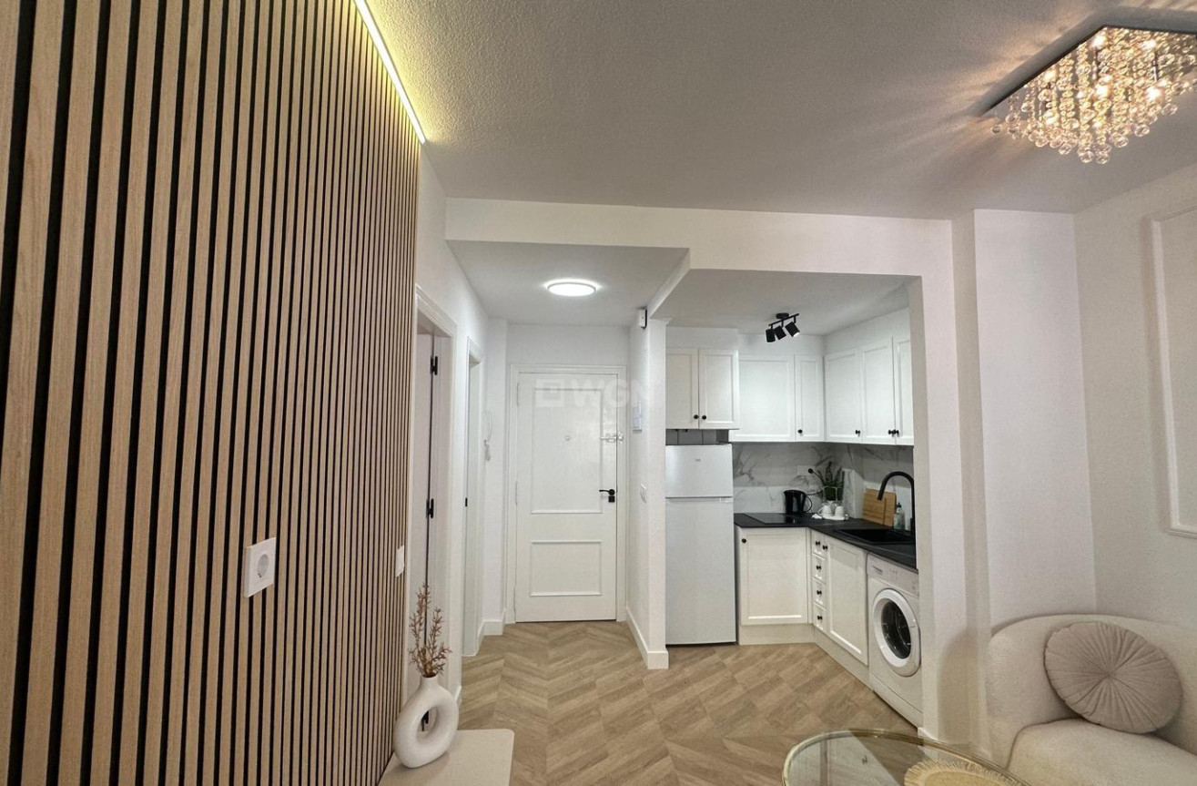 Resale - Apartment / flat - Torrevieja - Centro