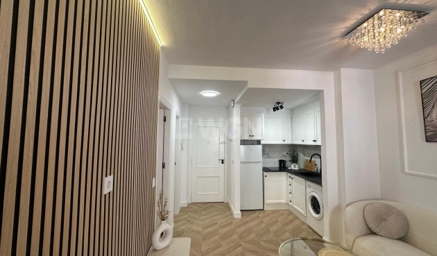 Resale - Apartment / flat - Torrevieja - Centro