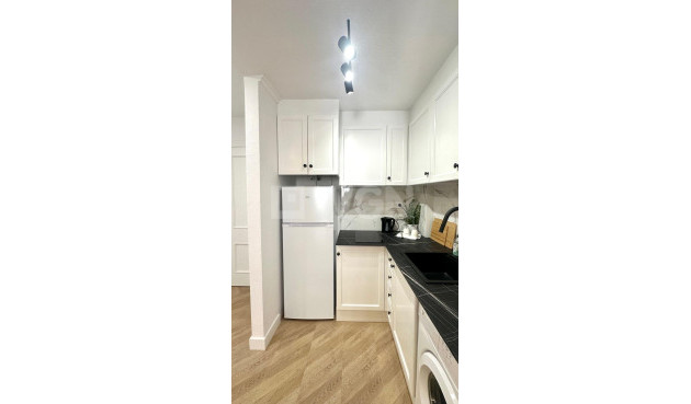 Resale - Apartment / flat - Torrevieja - Centro