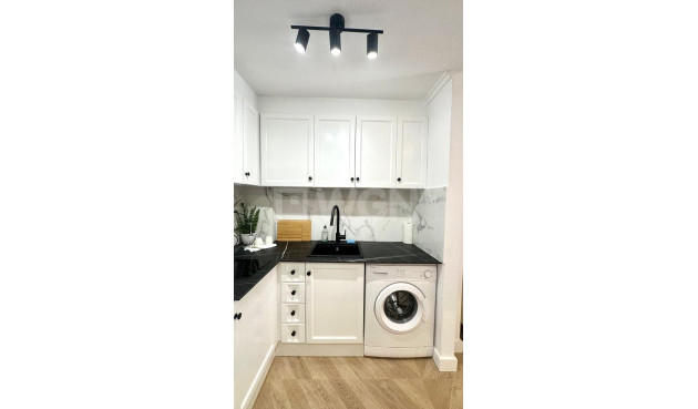 Resale - Apartment / flat - Torrevieja - Centro