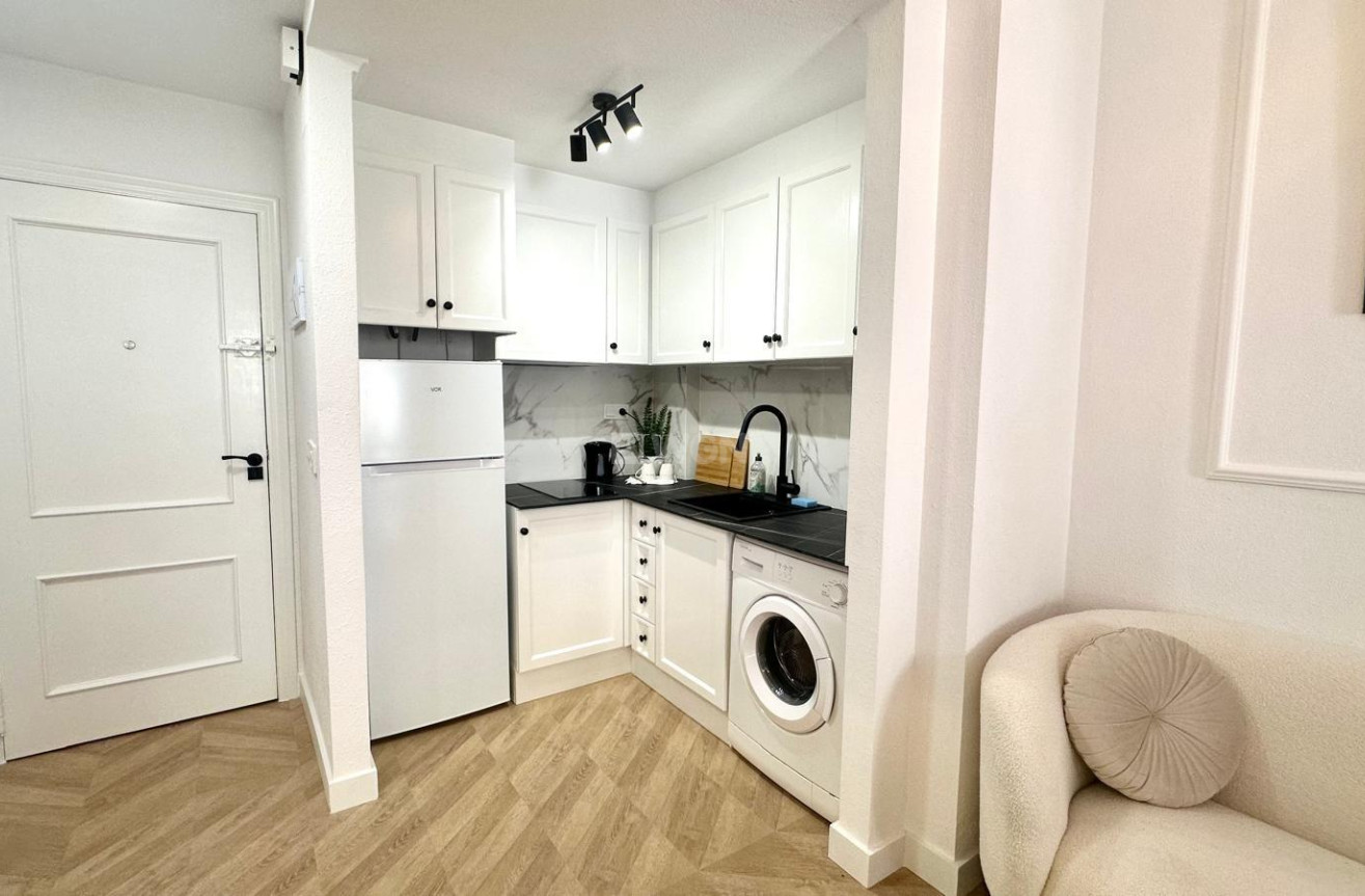 Resale - Apartment / flat - Torrevieja - Centro