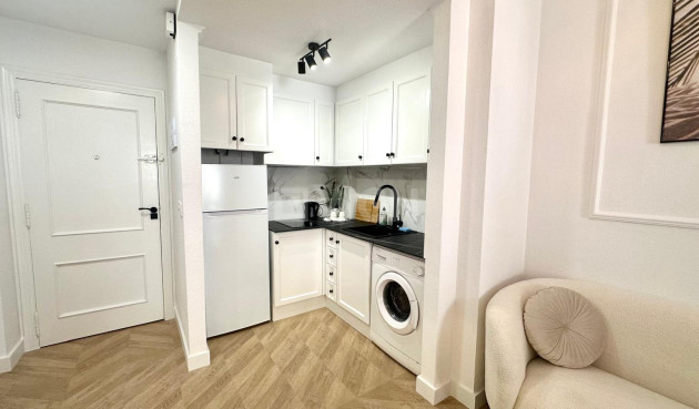 Resale - Apartment / flat - Torrevieja - Centro