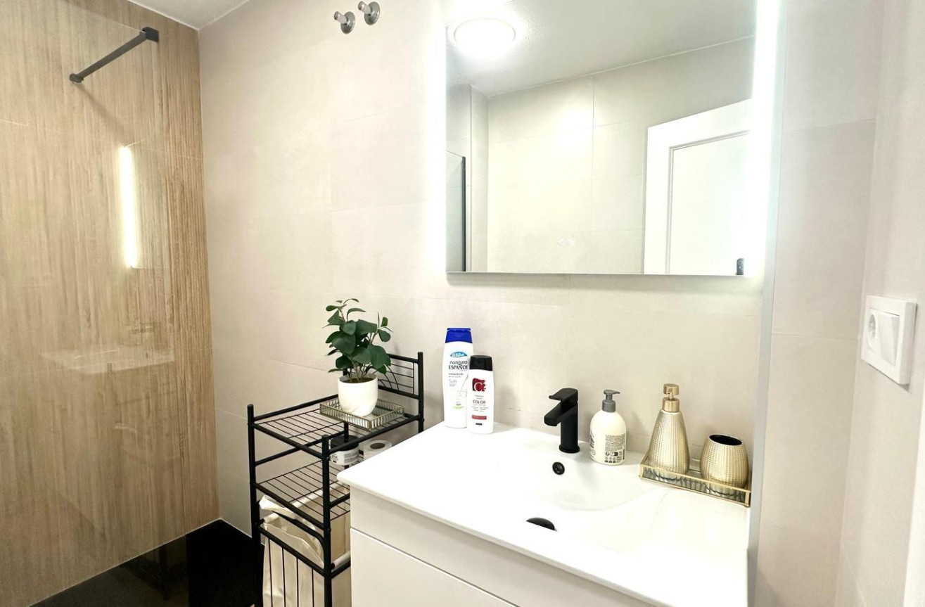 Resale - Apartment / flat - Torrevieja - Centro