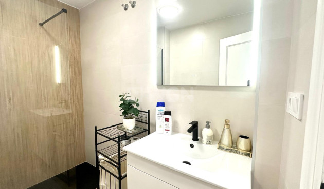 Resale - Apartment / flat - Torrevieja - Centro