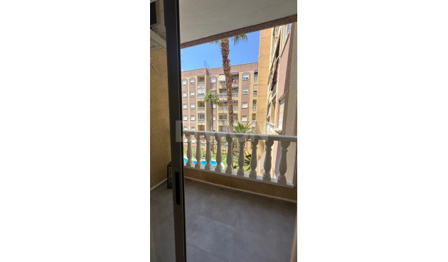 Resale - Apartment / flat - Torrevieja - Centro