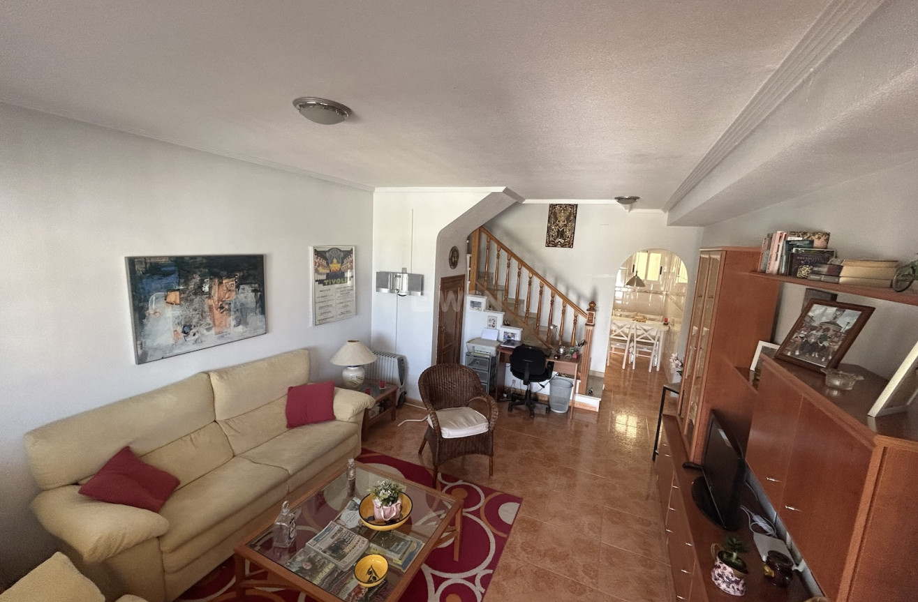 Odsprzedaż - Kamienica - Torrevieja - Costa Blanca